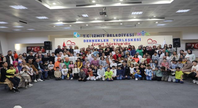 İzmitte 7 bin 128 çocuk yüzme öğrendi