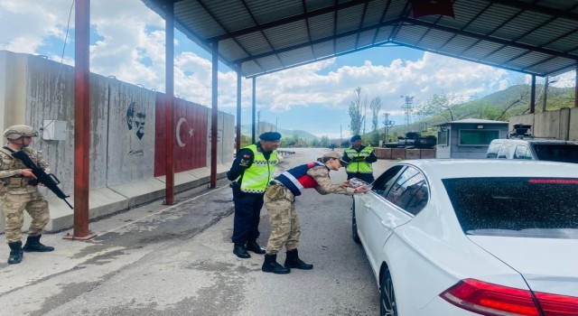 Jandarma bayramda da iş başında