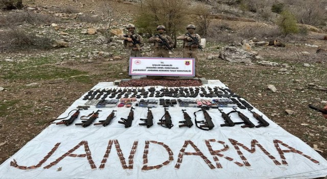 Jandarma, Cudi Dağında çok sayıda mühimmat ve patlayıcı ele geçirdi