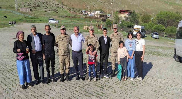 Jandarmadan şehit yakınları ve gazilere bayram ziyareti
