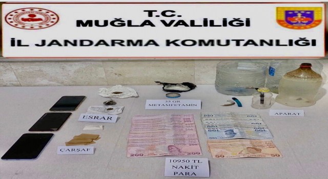 Jandarmadan uyuşturucu satıcılarına suçüstü