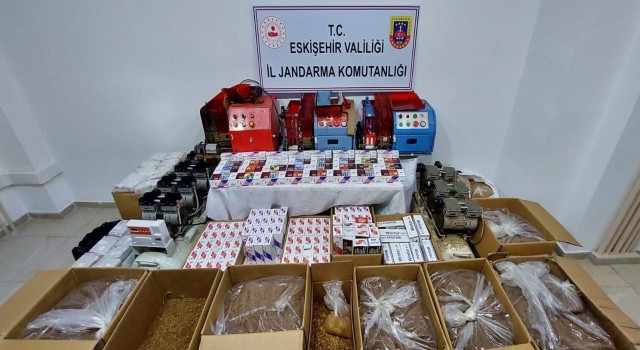 Kaçak sigara satan 2 şüpheli yakalandı