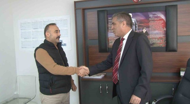 Kadıköyde taksiciden örnek davranış: 1 milyon lirayı teslim etti