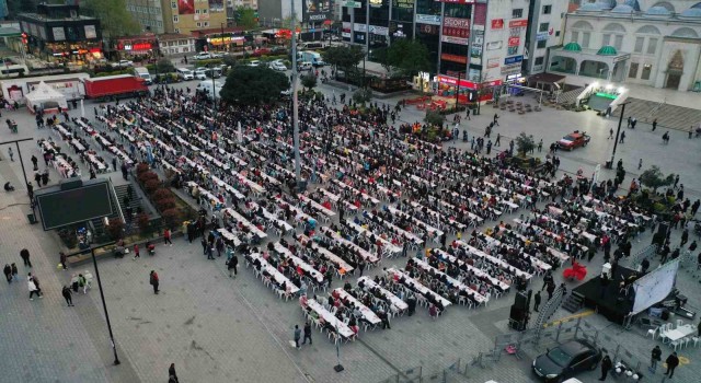 Kadir Gecesinde binlerce Esenyurtlu aynı sofrada buluştu