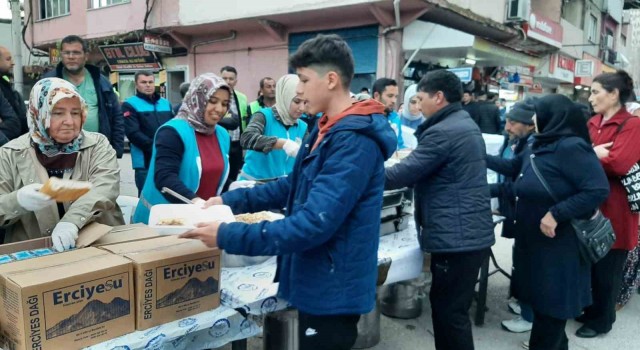 Kadirlide 15 bin kişilik iftar yemeği