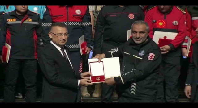 Kahramanlara Devlet Üstün Fedakarlık Madalyası