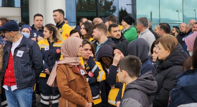 Kalp krizinden ölen 112 başhekimi gözyaşlarıyla son yolculuğuna uğurlandı