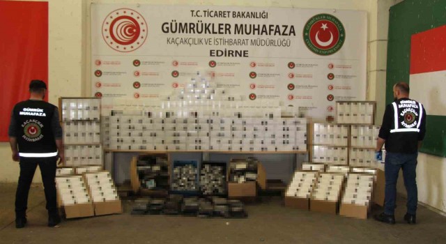 Kapıkuleden giriş yapan tırda milyonlarca kaçak malzeme ele geçirildi