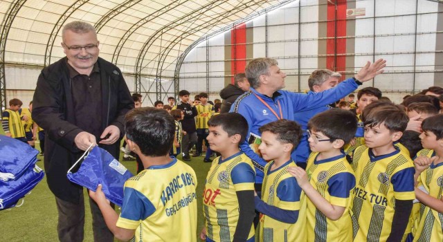 Karacabeyde spora destekler çığ gibi