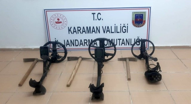 Karamanda kaçak kazı yapan 3 kişi yakalandı