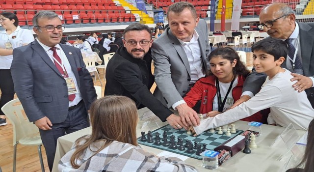 Karamanda okul sporları satranç grup müsabakaları başladı