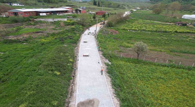Karamürselin köylerine parke yol yapılıyor