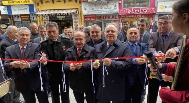 Kardeş okul için sergi açıldı