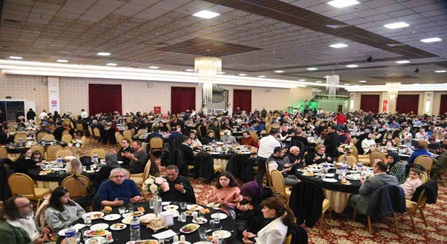 Karesi ailesi iftarda buluştu