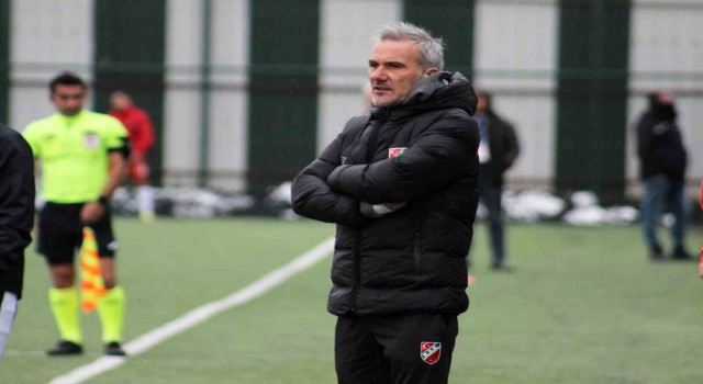 Karşıyaka, Erman Güraçara güveniyor