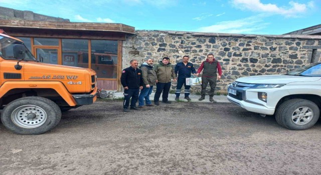Karsta yaralı tilkiyi itfaiye kurtardı
