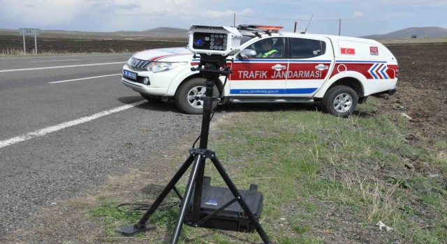 Karsta yerli ve milli radar sistemiyle hız kontrolü