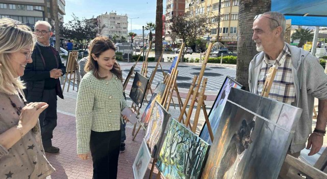 Kaymakam Demirtaş ‘sevgi eli sergisini ziyaret etti