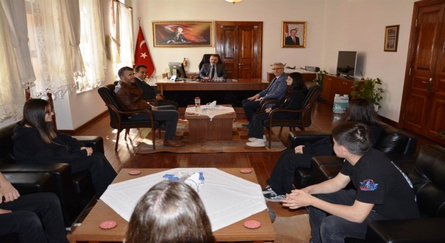 Kaymakam Odabaşdan, TEKNOFEST öğrencilerine ödül