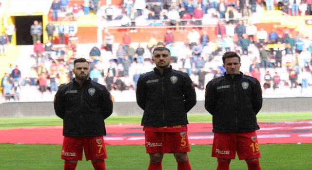 Kayserispor sahaya polis üniforması ile çıktı