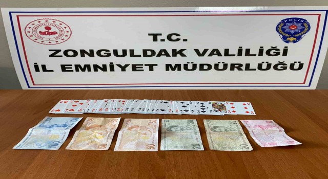 Kdz. Ereğlide kumar baskını: 4 kişiye 20 bin 275  lira ceza