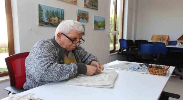 Kepez Huzurevi atölyeleri rengârenk