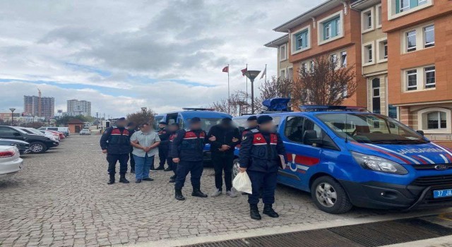 Kiraladıkları villayı uyuşturucu serasına çeviren şahıslardan 2si tutuklandı