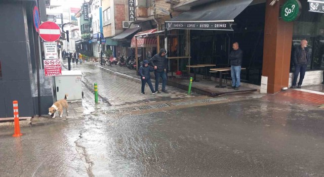 Kırklarelinde sağanak ve dolu etkili oldu