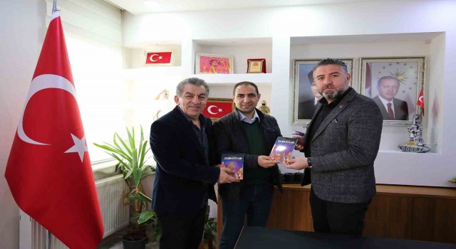 Kitaplarından elde ettiği geliri şehit ailelerine bağışlıyor