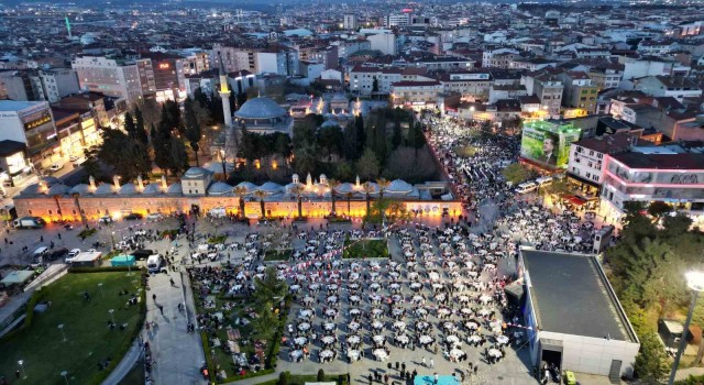 Kocaelide 10 bin kişi aynı iftar sofrasında buluştu