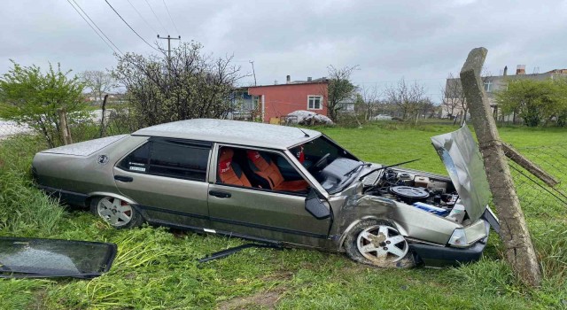Kontrolden çıkan araç yol kenarındaki bahçeye uçtu