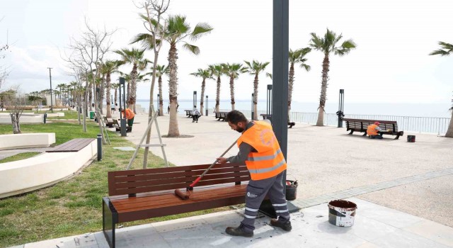 Konyaaltı Sahil Projesinde yaz sezonu hazırlığı başladı