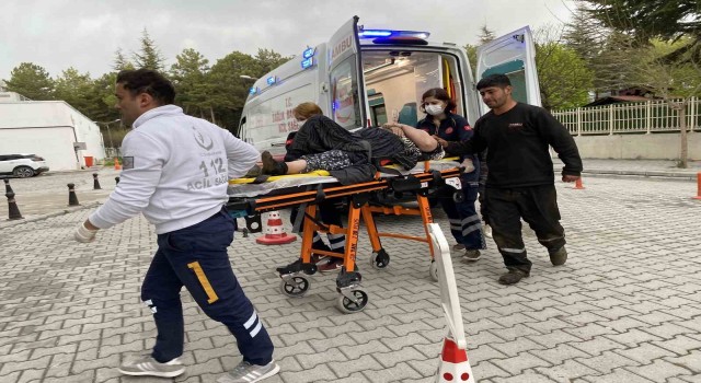 Konyada motosiklet ile hafif ticari araç çarpıştı: 2 yaralı