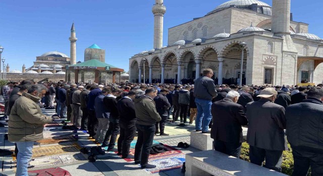 Konyada Ramazan ayının son Cuma namazı kılındı