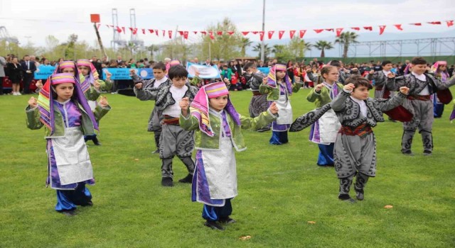 Körfezde miniklerin muhteşem 23 Nisan gösterisi