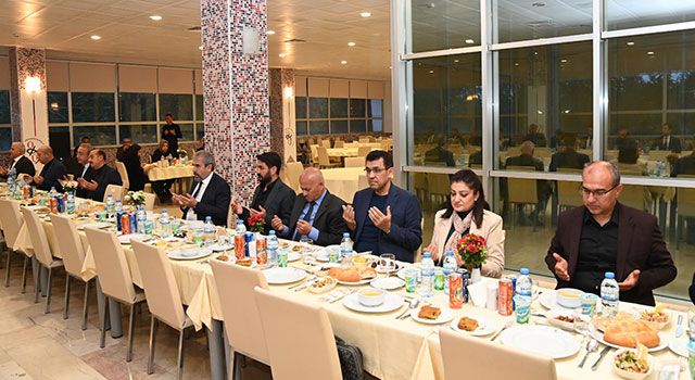 Korkut Ata Üniversitesi’nde iftar programı düzenlendi