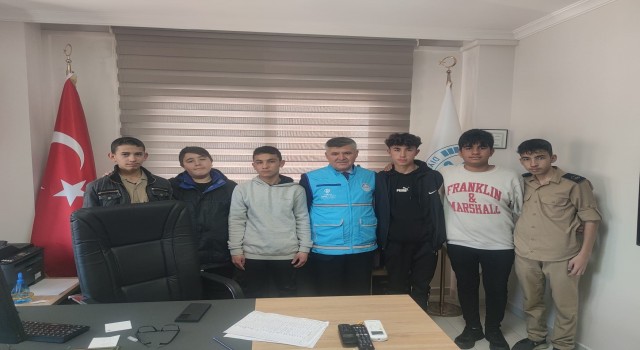 Köyceğizde 50 öğrenciye bayram hediyesi dağıtıldı
