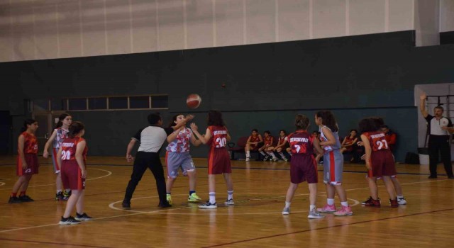 Küçük devlerin basketbol şampiyonası Muğlada başladı