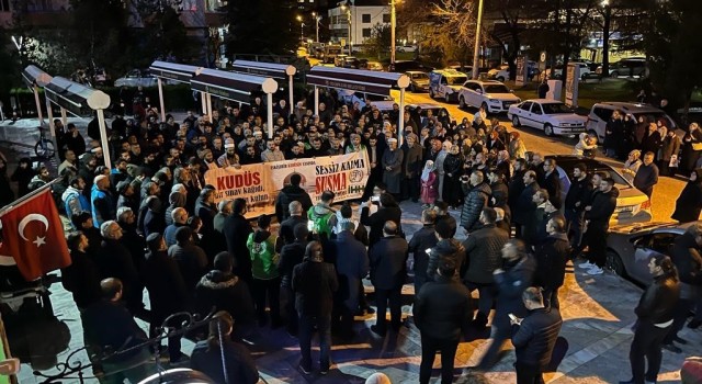 Kudüsteki zulme karşı tepki göstermek için bir araya geldiler