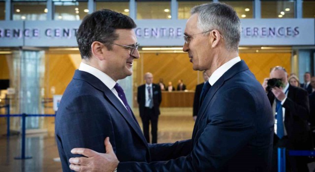 Kuleba: Ukrayna'nın ihtiyaç duyduğu her şeyin teslimatını hızlandırmak için geldim