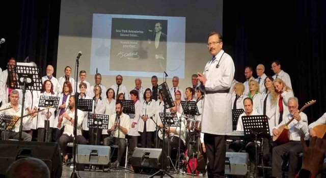 Kurtuluş Türk Halk Müziği Korosunun ‘doktor-hekim-tabip türküleri konseri yoğun ilgi gördü