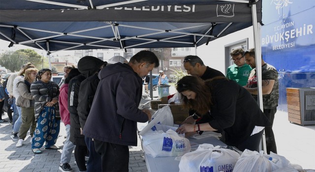 Kuşadası Belediyesi beslenme desteğini sürdürüyor