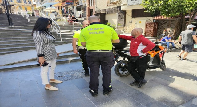 Kuşadasında Kurallara uymayan motosiklet sürücülerine ceza yağdı