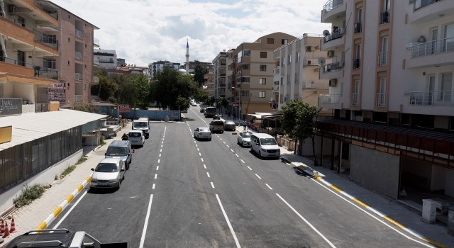 Kuşadasında yol çalışmaları devam ediyor