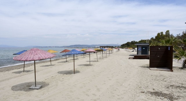 Kuşadasının plajları yaza hazırlanıyor