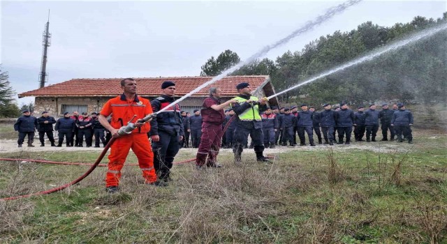 Kütahya OBM orman yangınları ile mücadelede askeri birliklere eğitim veriyor