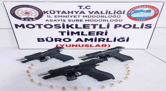 Kütahyada Yunus Timlerince 3 ruhsatsız tabanca ele geçirildi