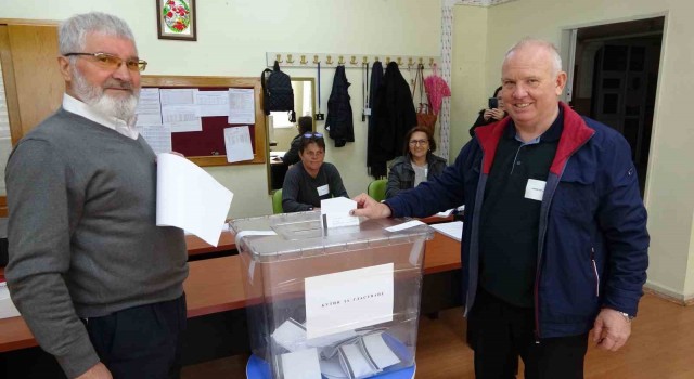 Kütahyadaki çifte vatandaşlar Bulgaristan seçimleri için sandık başında