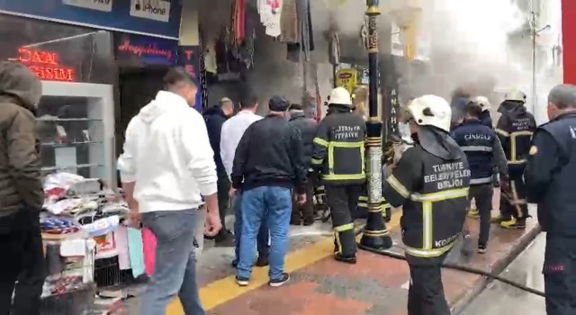 Kütahyadaki yangında bir kişi dumandan etkilendi