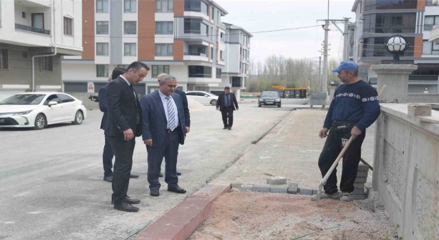Kütahyanın Dumlupınar Mahallesinde kaldırım çalışması